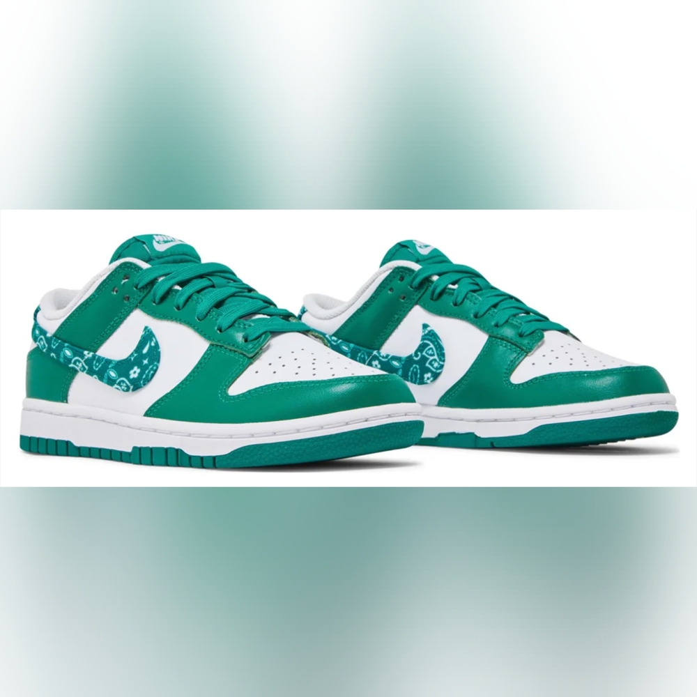 Nike Dunk Low Essential Paisley Size 8.5